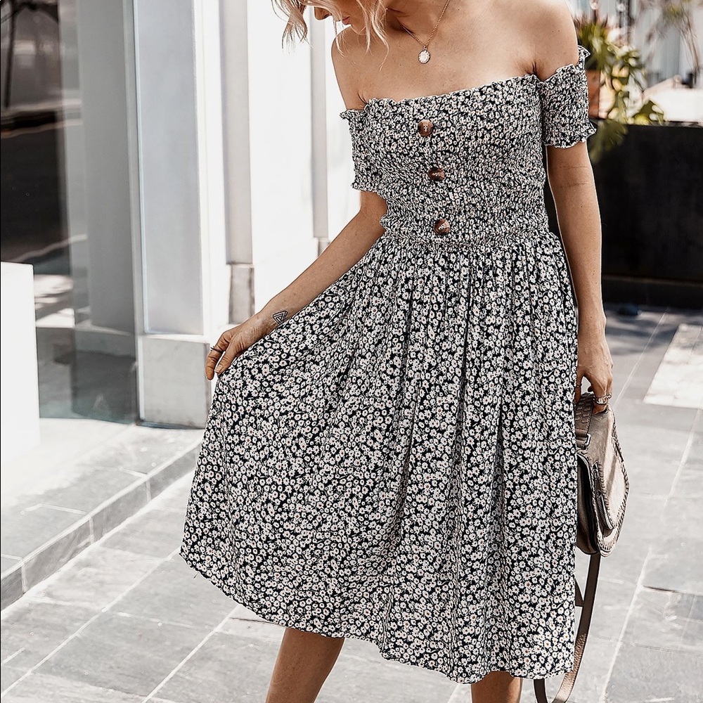💖🆕Navy Floral Off The Shoulder Midi Dress - Picture 2 of 6